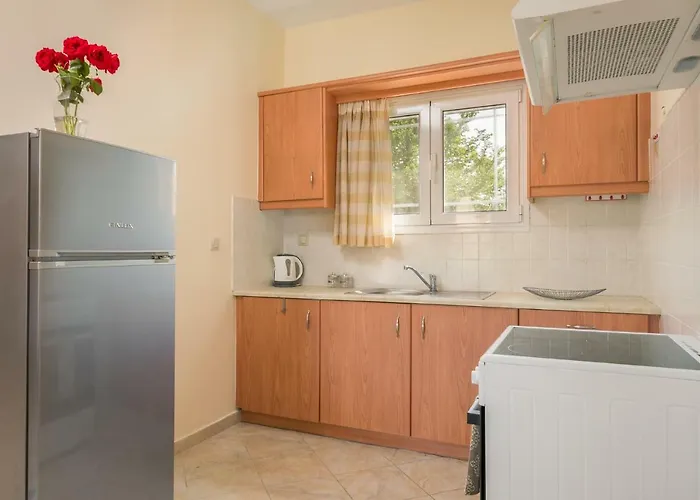 شقة Michael Alepou