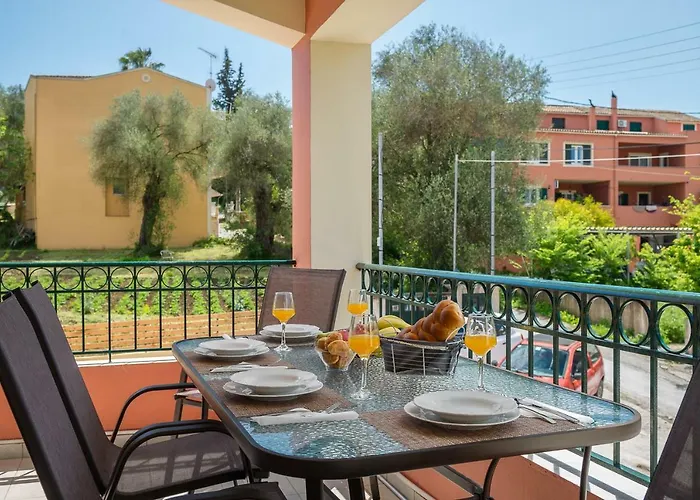 شقة Michael Alepou