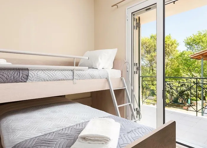 شقة Michael Alepou