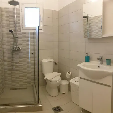 Michael Apartment Alepou